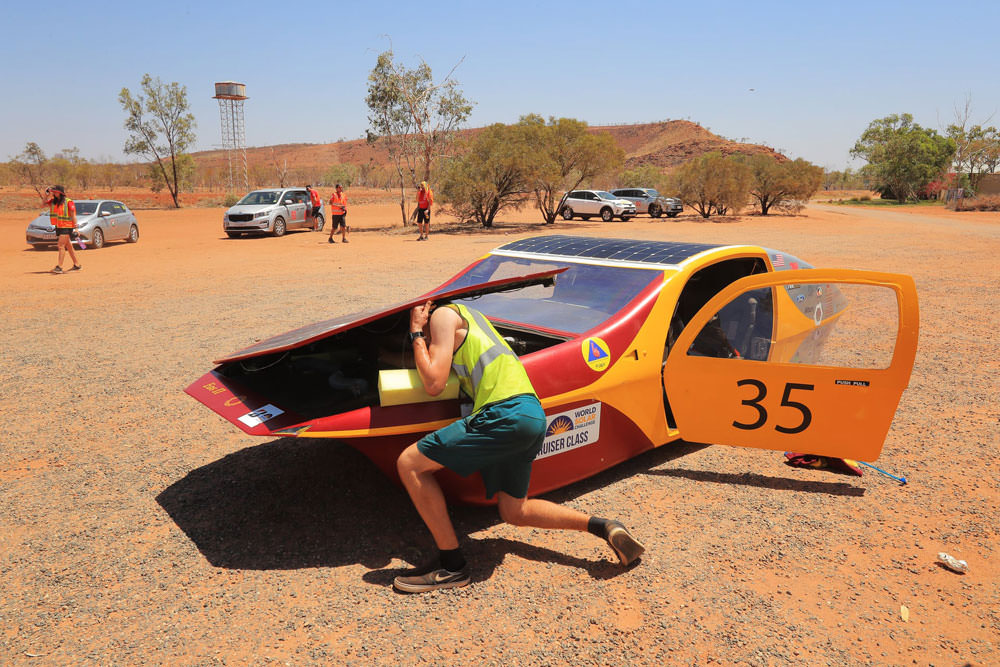 مسابقات جهانی خودروهای خورشیدی / Bridgestone World Solar Challenge