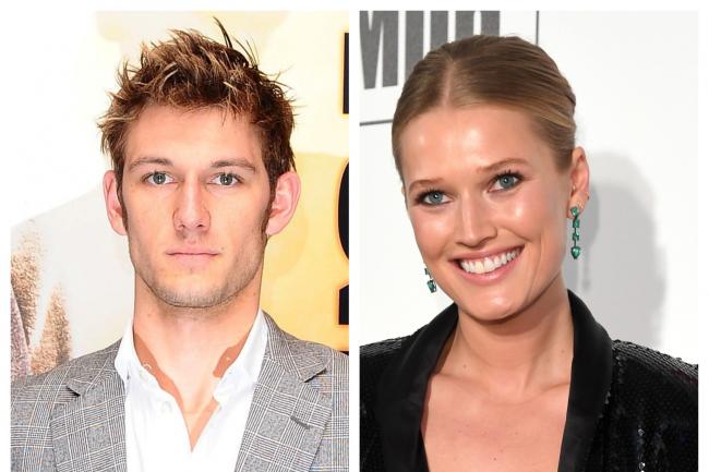 الکس پتیفر Alex Pettyfer با مدل تونی گارن Toni Garrn ازدواج کرد