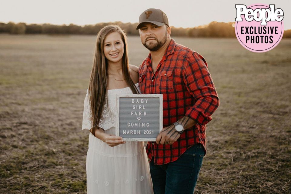 تایلر فار Tyler Farr با همسرش هانا در انتظار دخترشان
