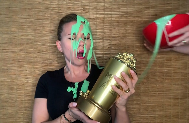 3c7528a1-4747-4241-a0f0-5ba2b2ed80ba-mtv-matva-2021-photos-scarlettjohanssonslime