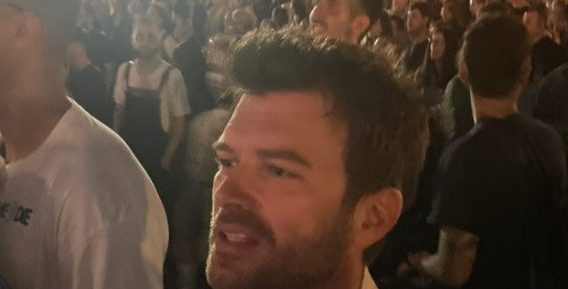 کیوانچ تاتلیتوغ با همسرش به بارسلونا پرواز کرد